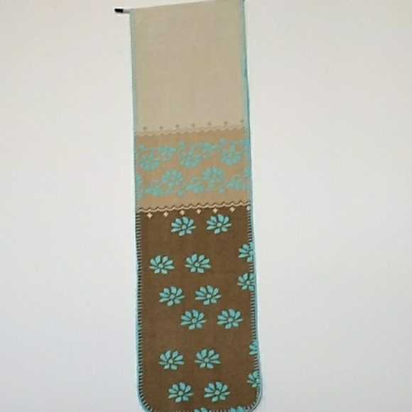 Elegant Floral Patterned Scarf - Picture 5 of 6